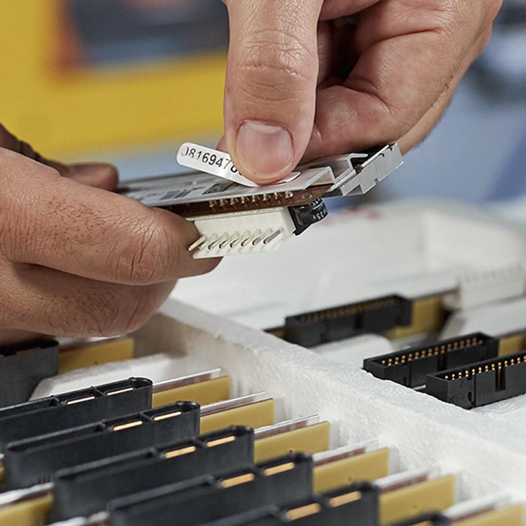 etiquetado soleti en productos electronica