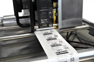 rollos de etiquetas industriales y ribbon de transferencia térmica Soleti Group